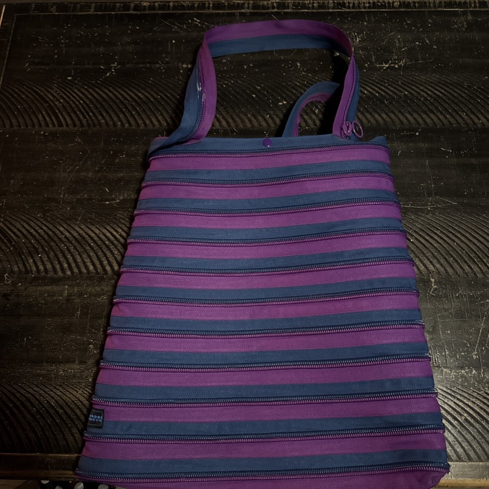 ZIP IT Bag Loop Zippers Large Shoulder Bag Magenta And Blue Zip It